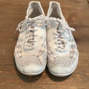 NFinity Vengeance competition cheer shoes size 7